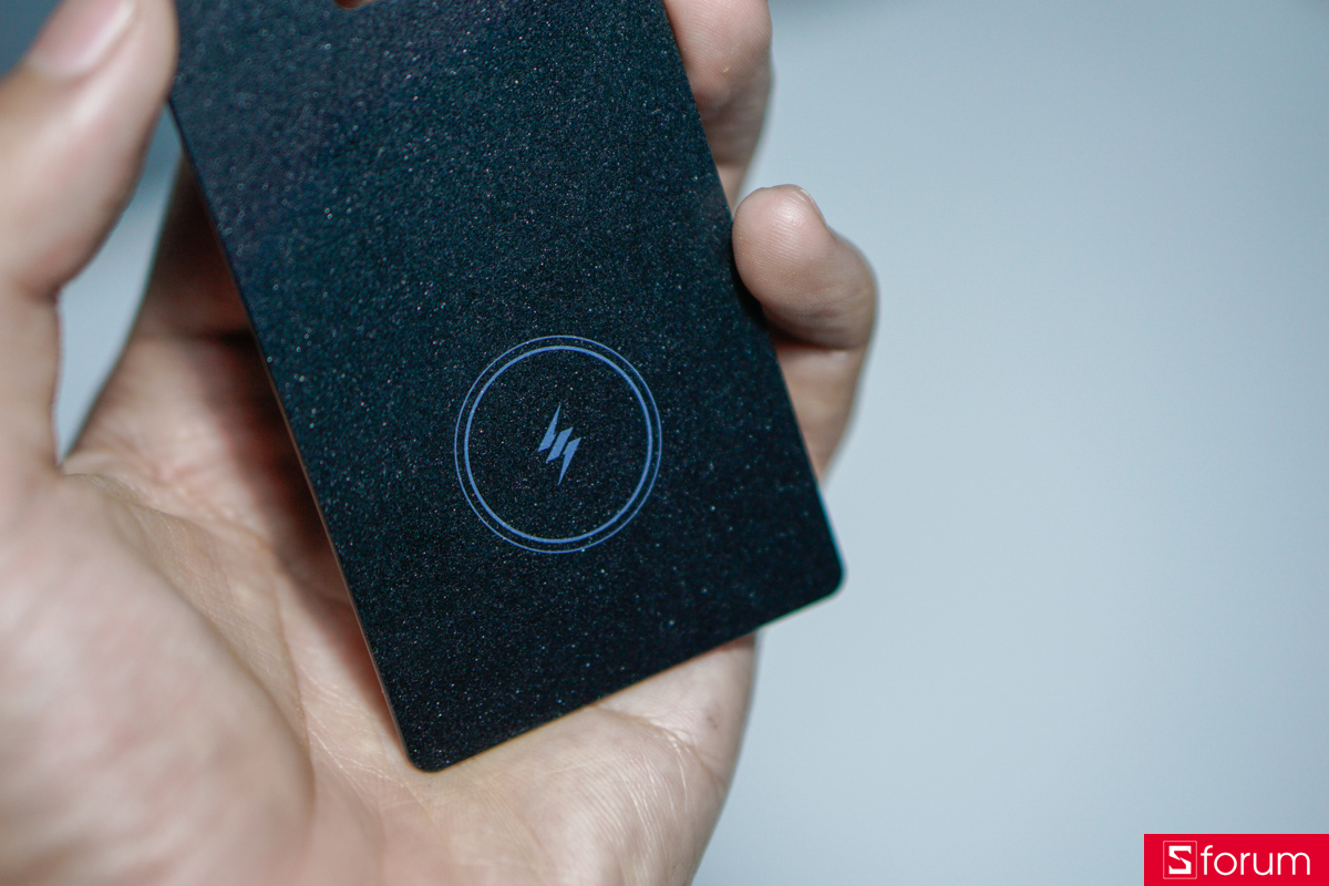 IDMIX Air Star được trang bị viên pin dung lượng 100mAh