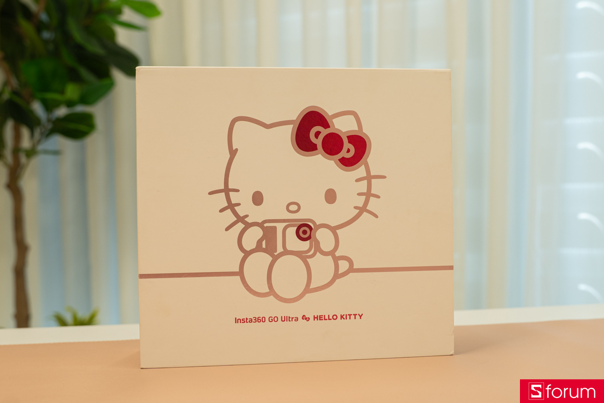 Mở hộp và phụ kiện của Insta360 Go Ultra phiên bản Hello Kitty