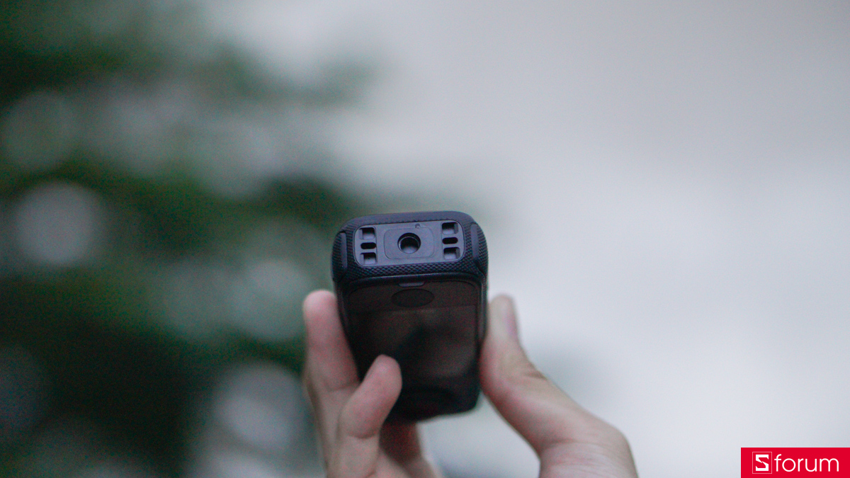 Mặt đáy của Insta360 X4 Air