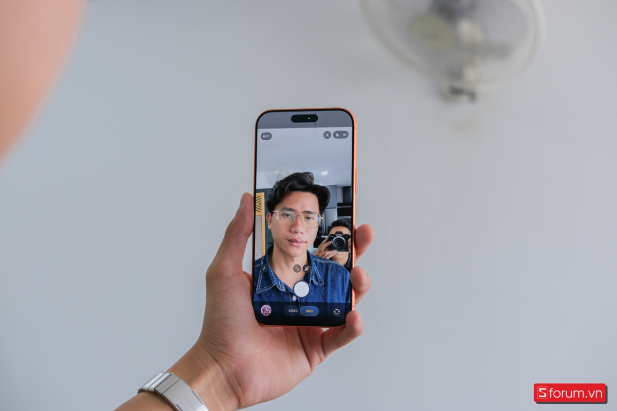 iPhone 17 Pro Max cũng được trang bị cảm biến 1 x 1, với độ phân giải 18 MP