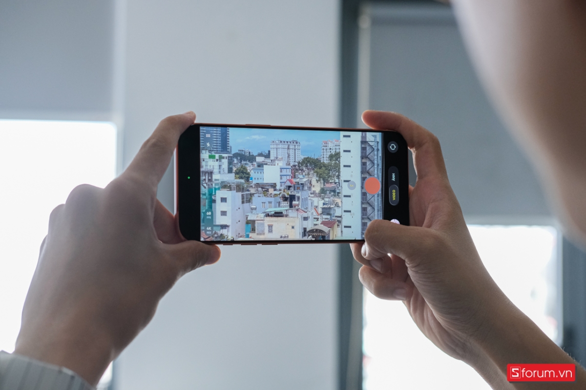 iPhone 17 Pro Max đã cho phép người dùng quay video 4K 120FPS cùng profile màu ProRes RAW
