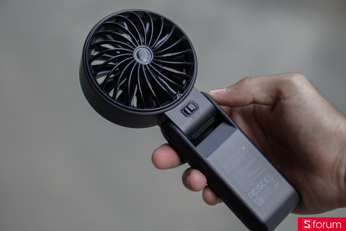 Mặt sau của Jisulife Life 7