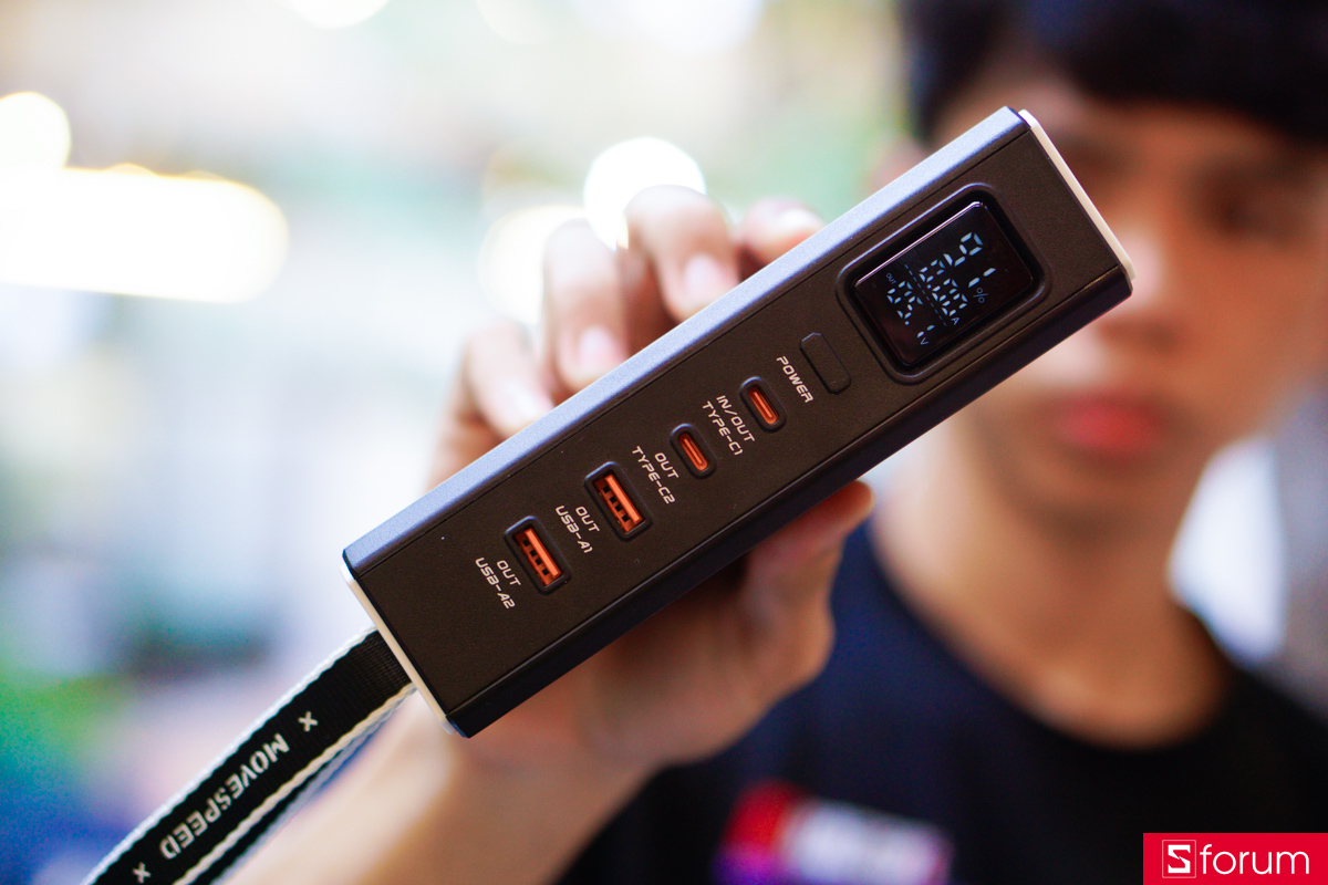 Movespeed Z70 Pro Max được trang bị đến 4 cổng đầu ra cùng lúc: 2 cổng USB-C và 2 cổng USB-A