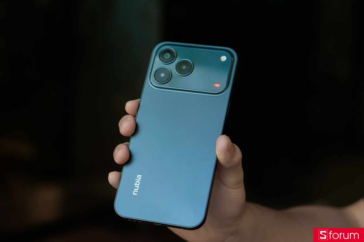 Khung viền của nubia V80 Design cực kì mỏng nhẹ và có tỉ lệ cân đối giúp cảm giác cầm nắm lành mạnh và dễ chịu