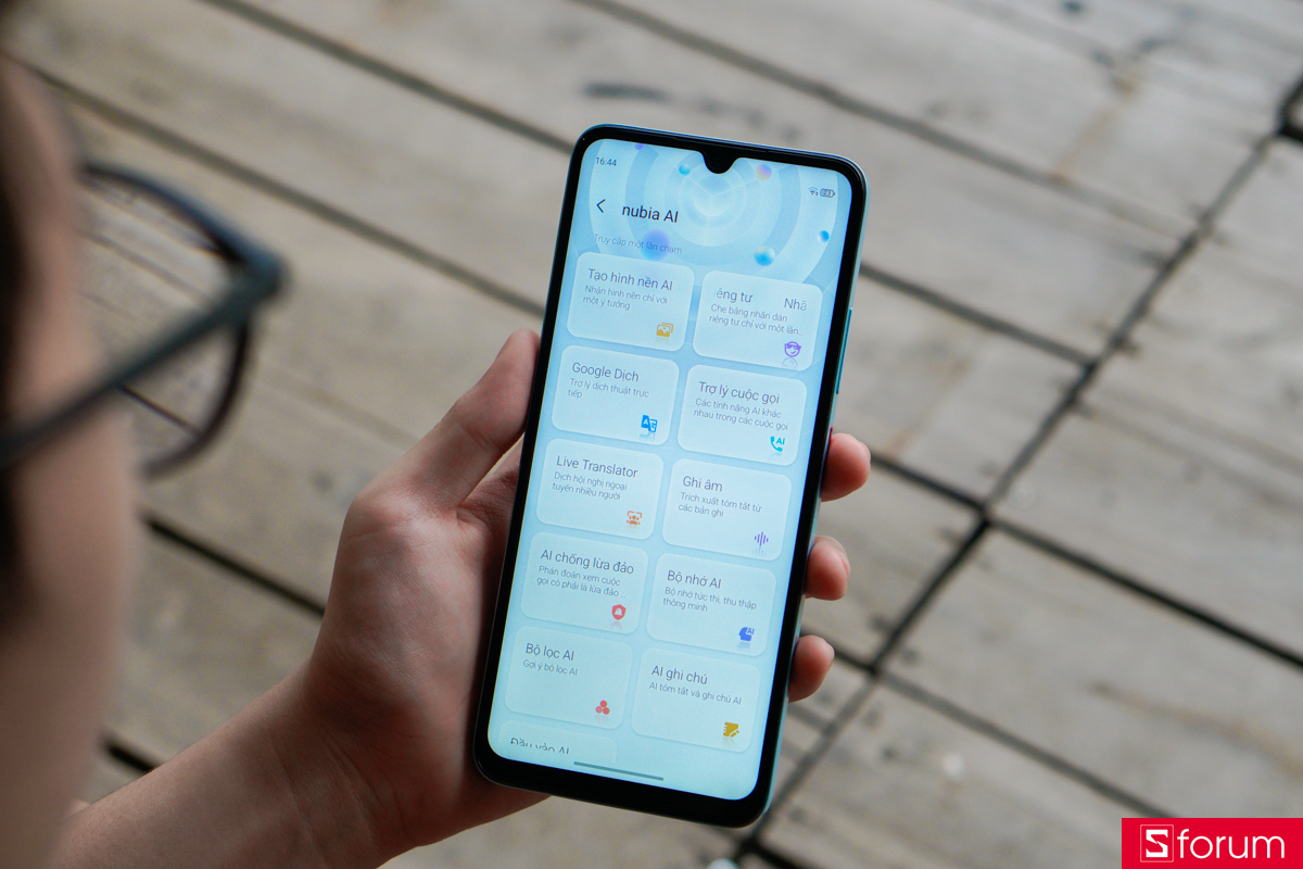 nubia V80 Max cũng được hỗ trợ bộ tính năng nubia AI của hãng với hàng loạt các tính năng từ dịch thuật, hỗ trợ văn bản... cực kì đầy đủ và tiện dụng