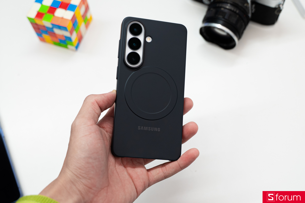 Sử dụng chất liệu nhựa TPU cao cấp, hạn chế được tình trạng nứt, gãy khi tháo gỡ