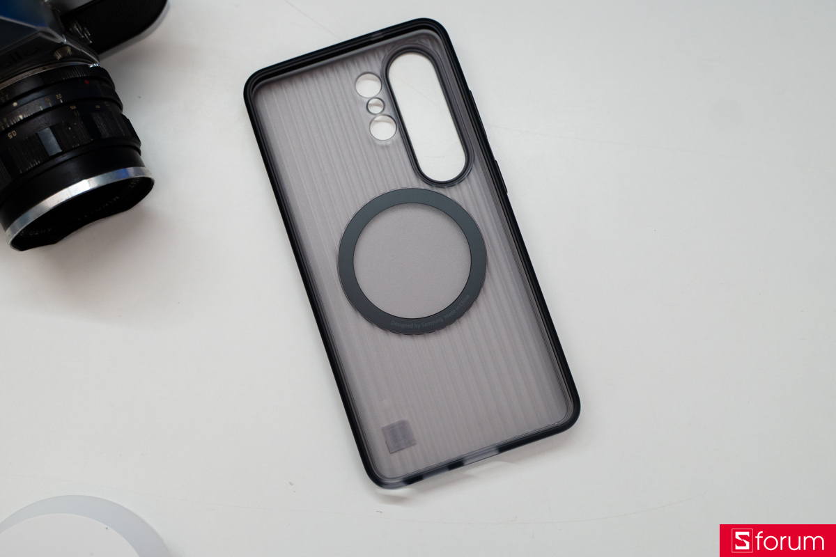 Rugged Magnet Case đã được thử nghiệm độ bền gấp 5 lần thử nghiệm rơi theo Tiêu chuẩn Cấp độ Quân đội (MIL-STD-810H)