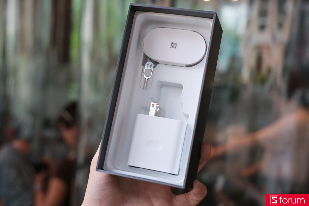 Mở hộp và phụ kiện của OPPO Find X10