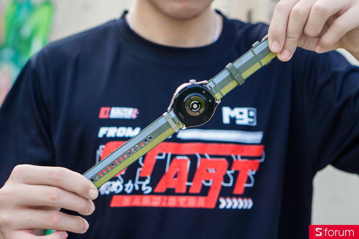 Mặt sau của OPPO Watch S