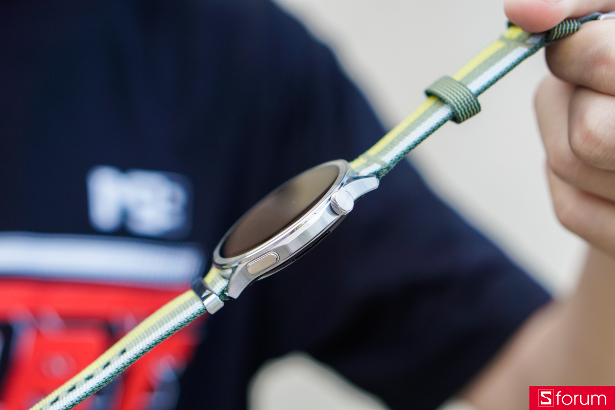 Cạnh phải của OPPO Watch S