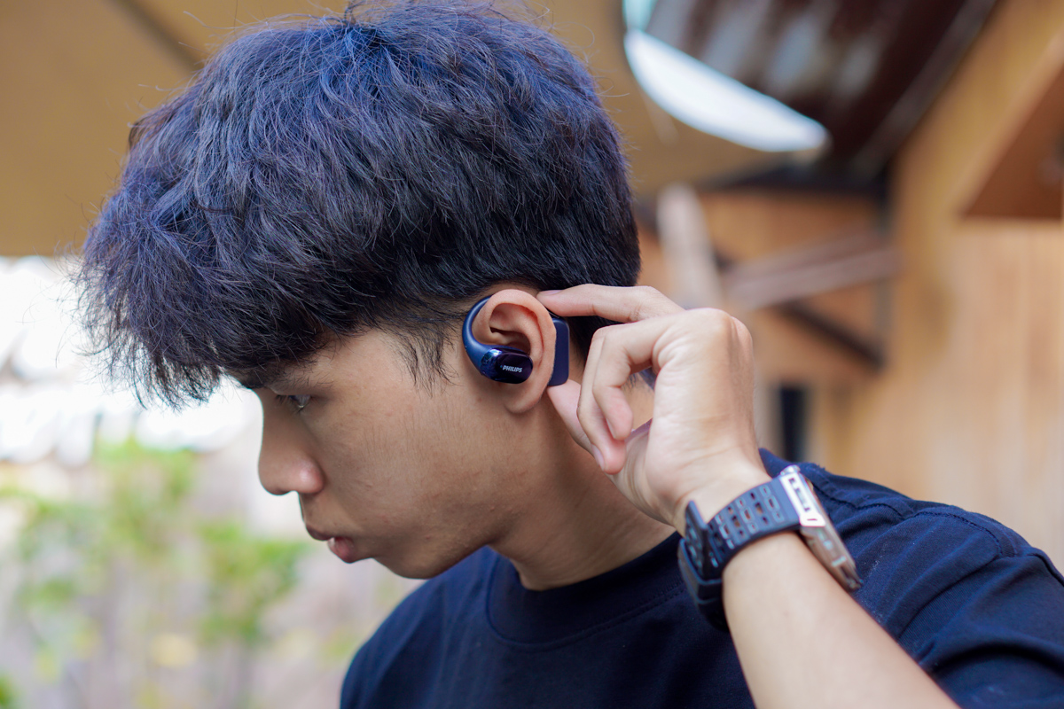Đây là tai nghe open-ear của Philips có cảm giác đeo thoải mái nhờ khớp chỉnh linh động, giá chỉ 890K