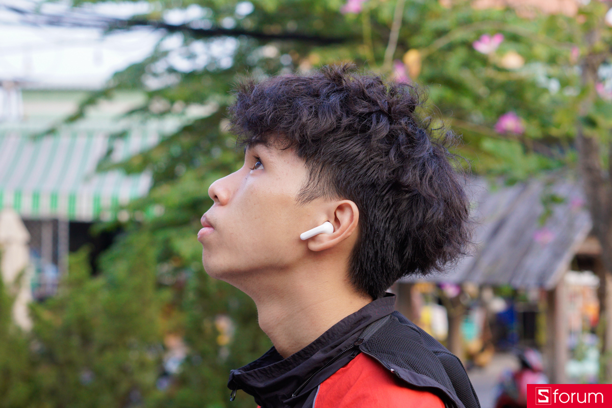 Redmi Buds 8 Active khác biệt hơn so với các người anh em khác cùng được ra mắt trong Redmi Buds 8 Series đó là không được trang bị chống ồn chủ động