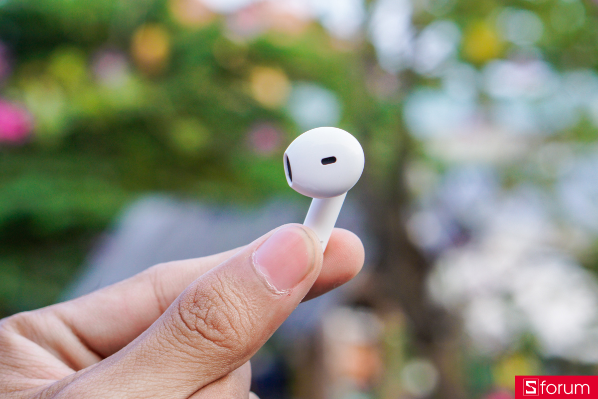 edmi Buds 8 Active cho mình một độ thoáng và dễ chịu khi đeo lâu do không trang bị nút cao su