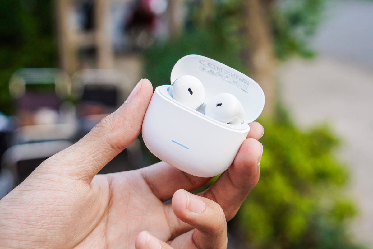 Đây là chiếc tai nghe mới của Xiaomi giá chỉ 750k nhưng rất ấn tượng, bass mạnh, pin tới 37 giờ