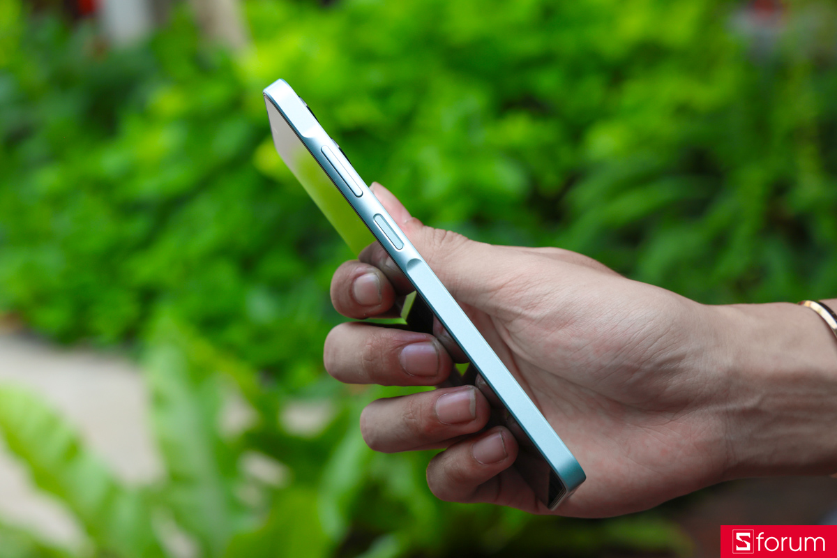 Điểm nhấn đặc trưng của Samsung Galaxy A06 5G là cụm phím Key Island