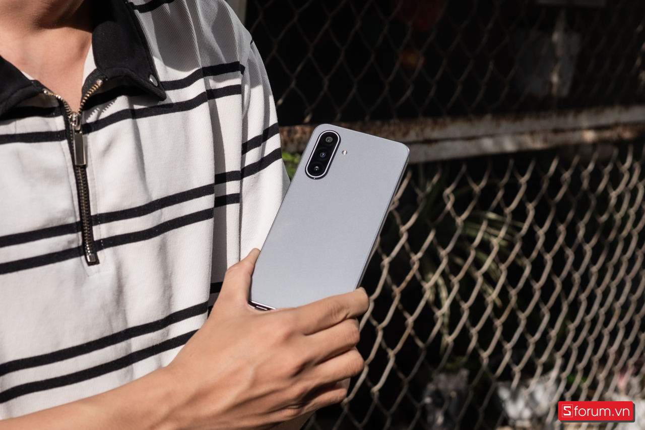 Trên tay ngoại hình Samsung Galaxy A17 5G