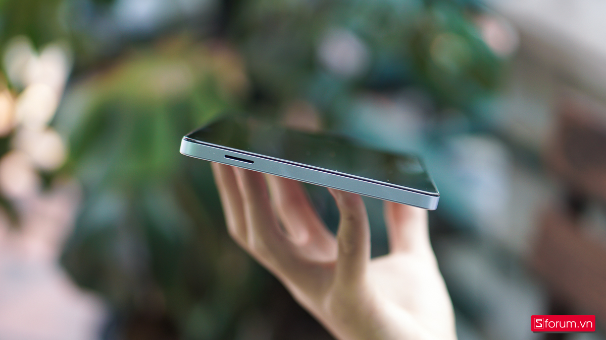 Cạnh trên của Samsung Galaxy Tab A11