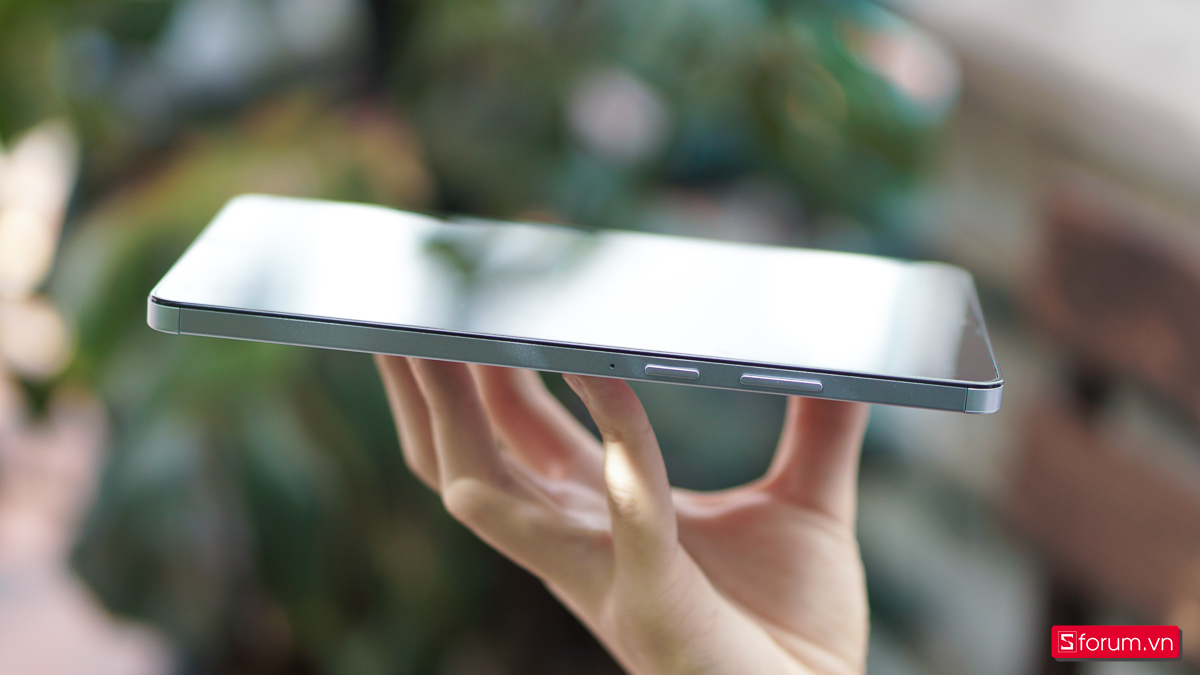 Cạnh phải của Samsung Galaxy Tab A11