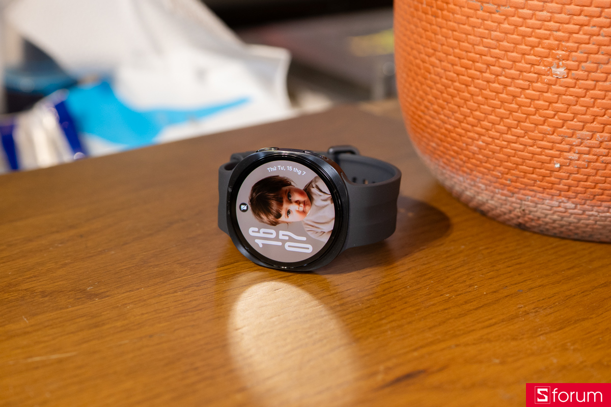 Samsung Galaxy Watch9 sở hữu độ phân giải vuông cơ bản