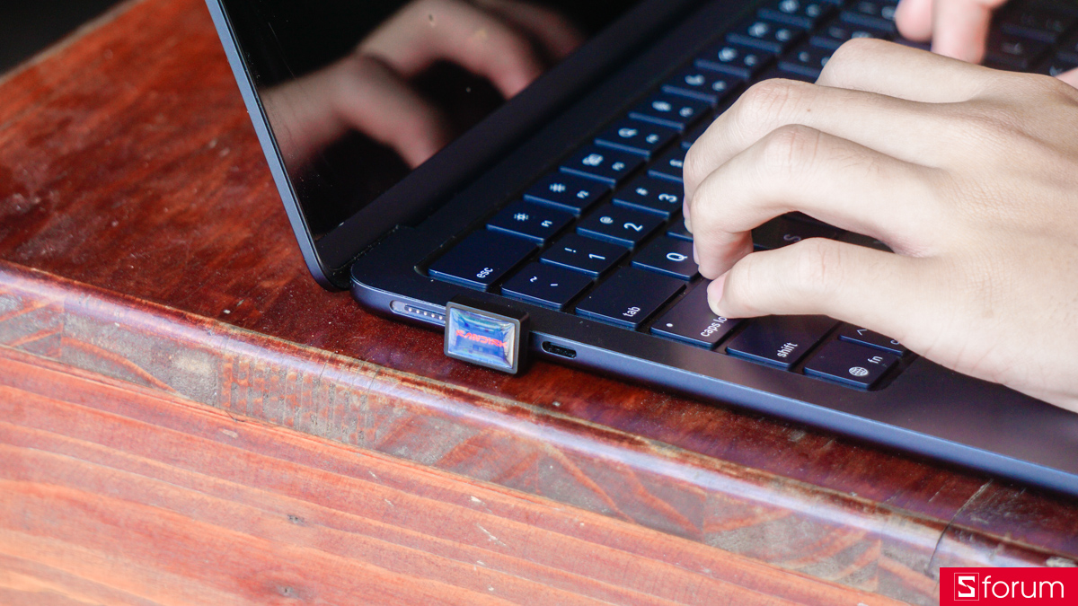 Sandisk Extreme Fit CZ530 sử dụng chuẩn USB-C 3.2 Gen 1, với tốc độ đọc có thể lên tới ~400 MB/s, tương đối nhanh và hỗ trợ tốt cho nhiều nhu cầu lưu trữ cũng như cực kì thoải mái