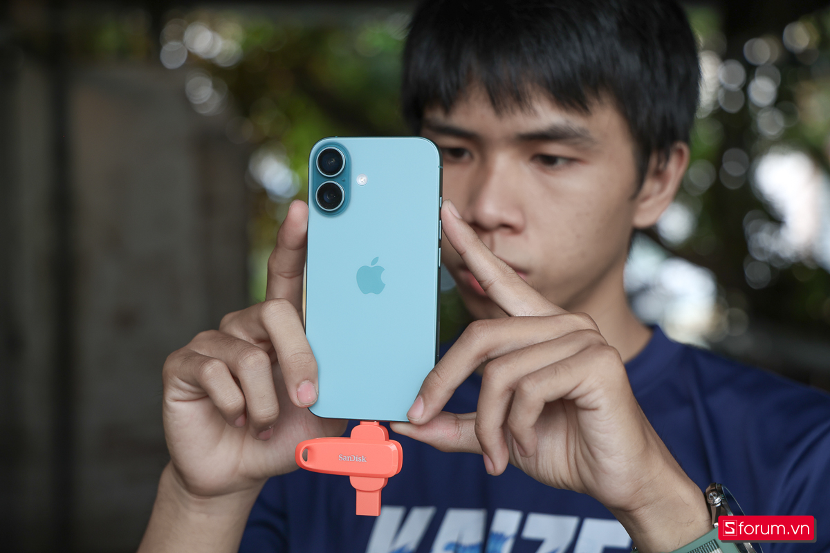 Trải nghiệm sử dụng Sandisk Phone Drive USB 3.2 Gen 1 trên iPhone 16
