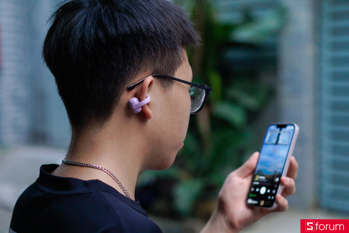 Sony LinkBuds Clip sở hữu driver với màng loa động 10mm kết hợp cùng công nghệ âm thanh DSEE trứ danh của Sony