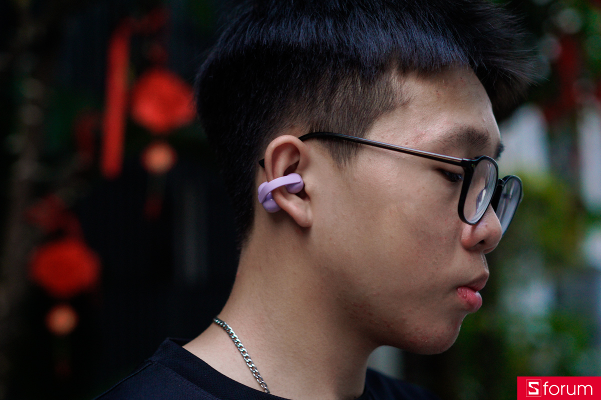 Sony LinkBuds Clip mang đến chất lượng đàm thoại cực kỳ cao nhờ sự can thiệp của thuật toán AI lọc ồn