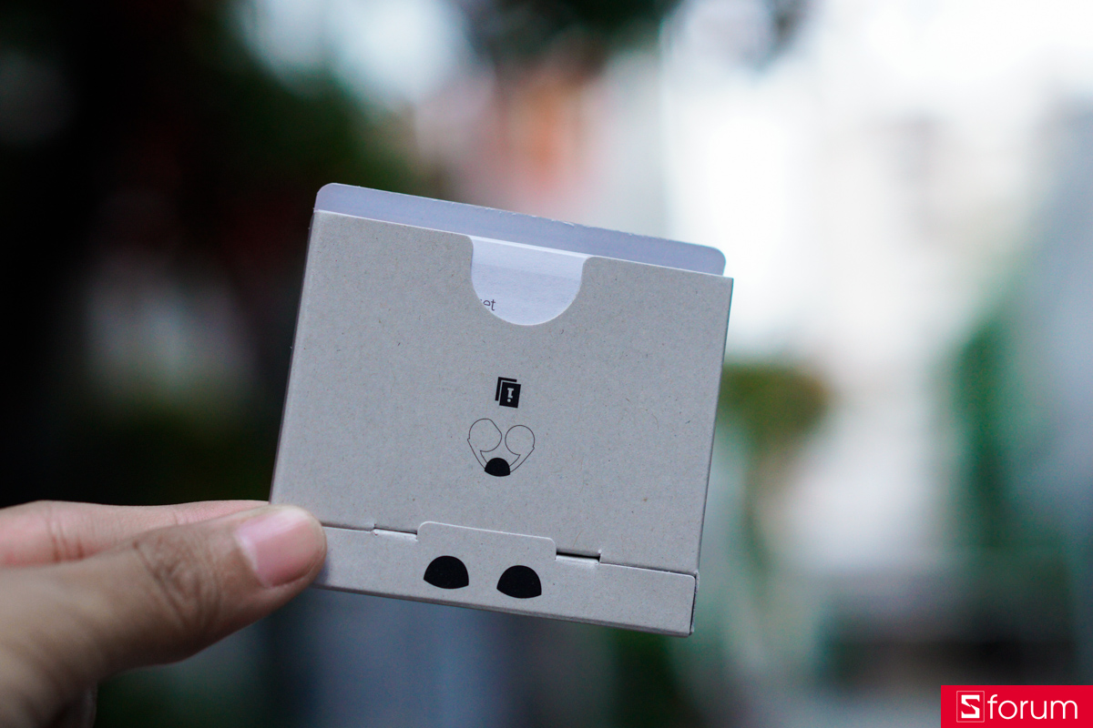 Hộp giấy hướng dẫn sử dụng của Sony LinkBuds Clip