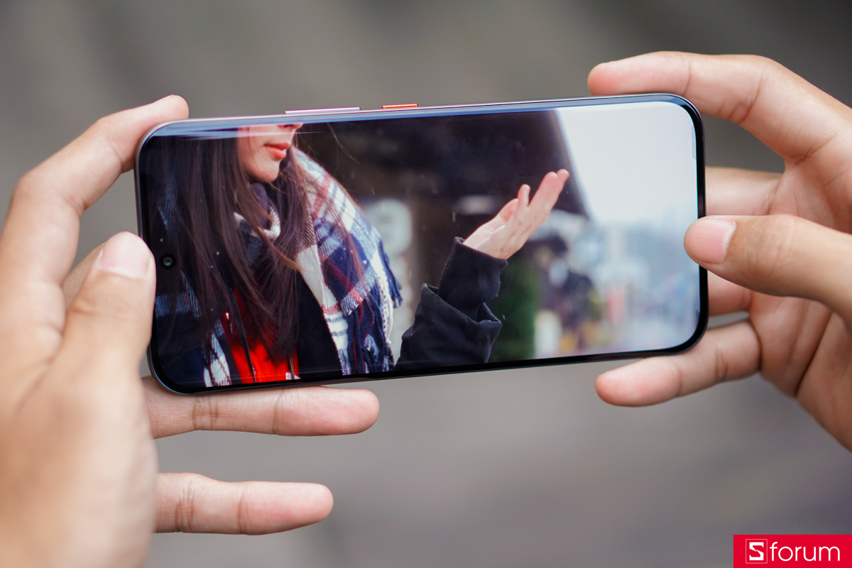Tecno Pova Curve 2 5G có gì mới về màn hình