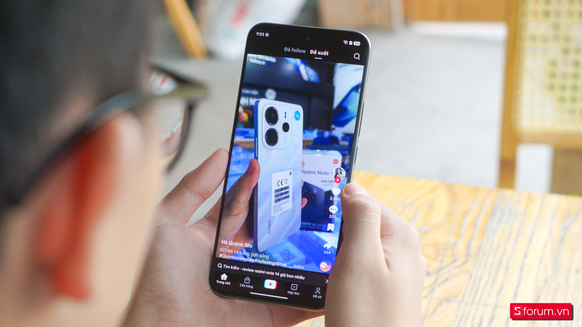 Trên tay Tecno Spark 40 Pro+ có màn hình cực kì tốt trong phân khúc