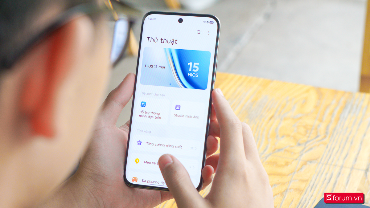 Hệ điều hành HiOS trên nền Android 15 của Tecno Spark 40 Pro+ cho trải nghiệm ở mức khá