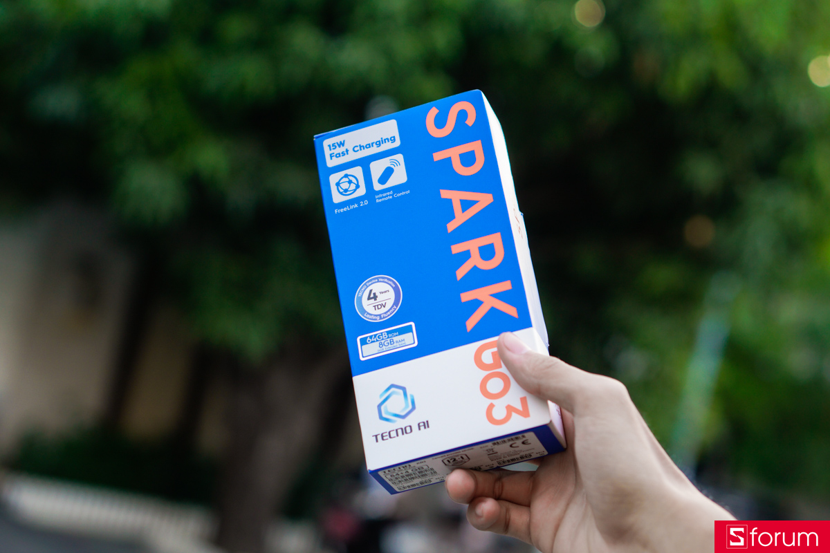Hộp của Tecno Spark Go 3 luôn có thiết kế nổi bật