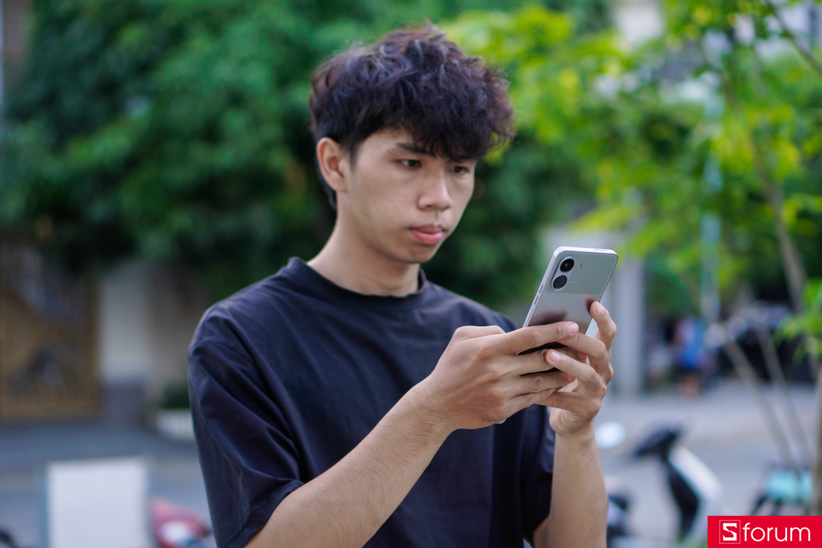 Tecno Spark Go 3 sở hữu thiết kế phẳng, vuông vức, bo cong các góc tạo cảm giác sang trọng nhất định