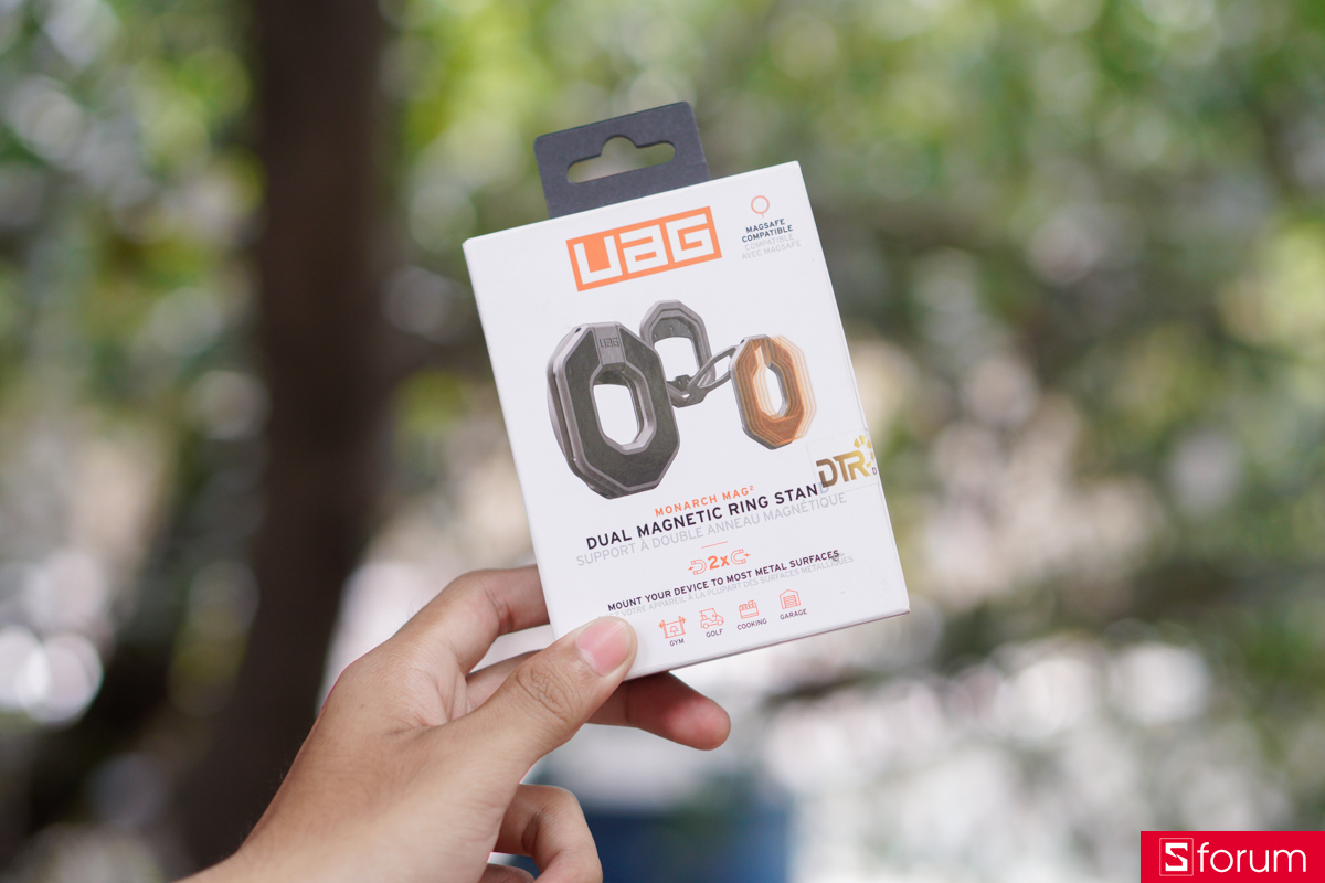 UAG Monarch Magnetic 2 được đặt gọn gàng trong một chiếc hộp vuông vức