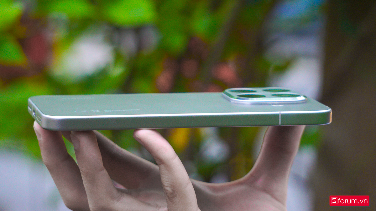 Cạnh trái của Xiaomi 15T Pro