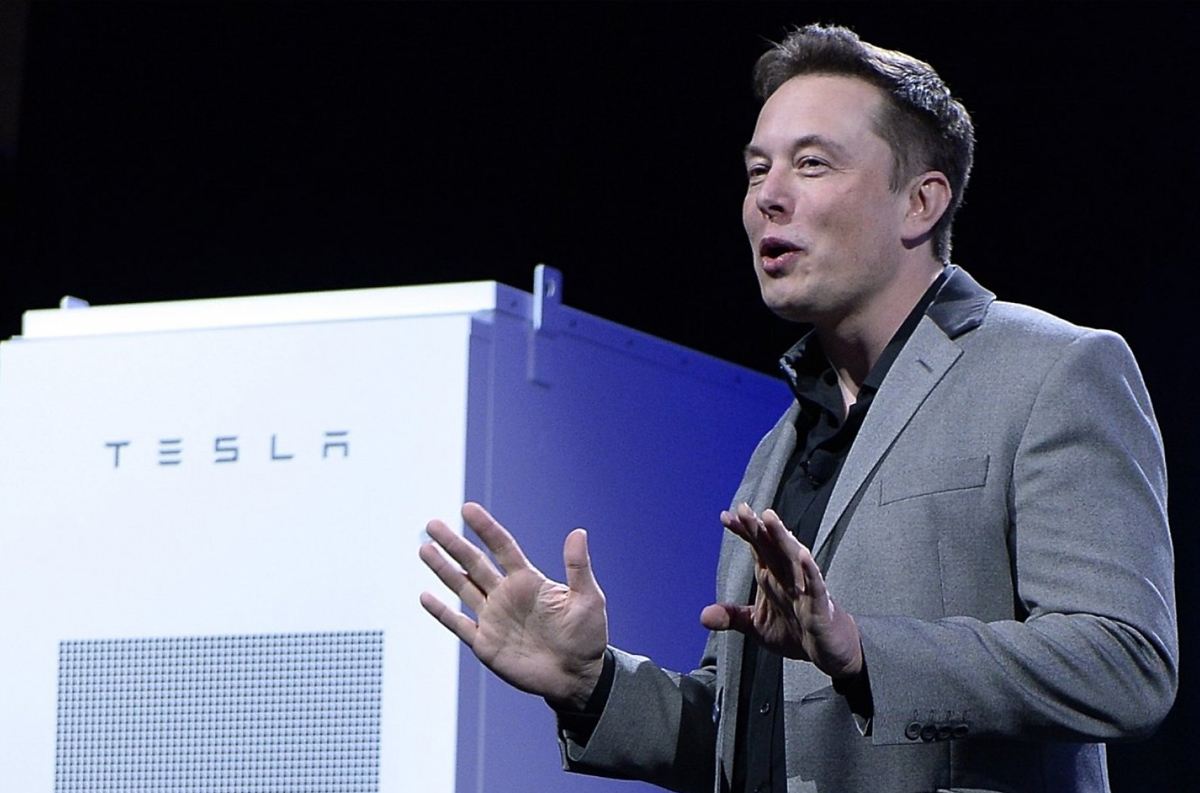 Musk cũng bày tỏ lo ngại rằng AI có thể trở nên quá thức tỉnh, dẫn đến những hậu quả không lường trước được