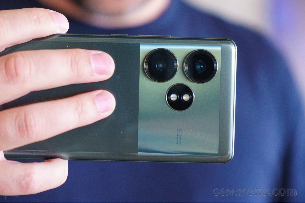 realme GT 6T có những cải tiến đáng kể so với GT 6
