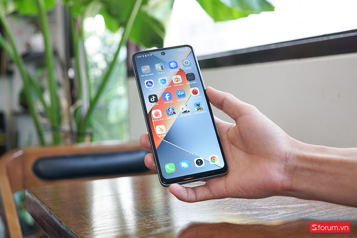 Khi mình bắt đầu đánh giá hiệu năng của Tecno Pova 6 Neo, điều đầu tiên mình muốn chia sẻ là sự ấn tượng về khả năng xử lý của thiết bị này
