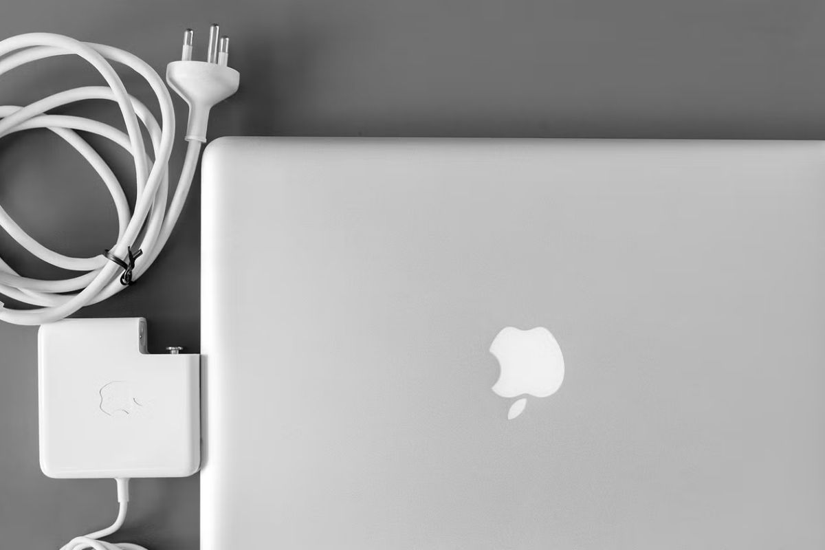 Những lưu ý khi sạc pin MacBook