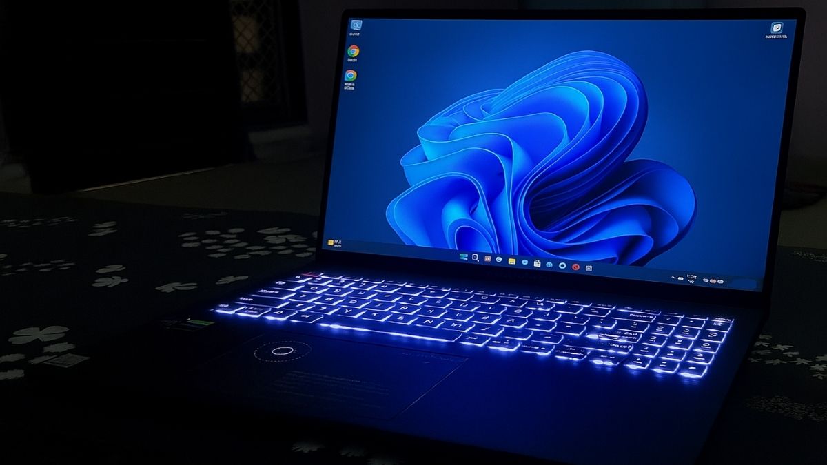 Cách kiểm tra laptop Asus Vivobook có đèn không