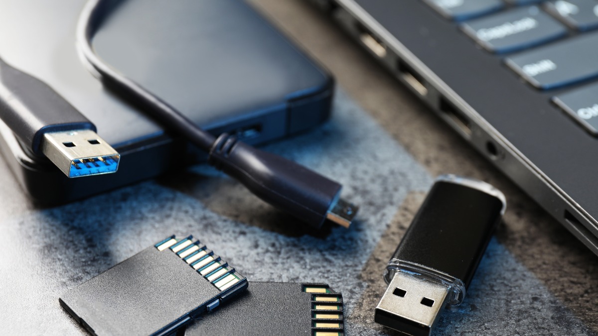 Cách khắc phục laptop lỗi Win: Tháo thiết bị ngoại vi 