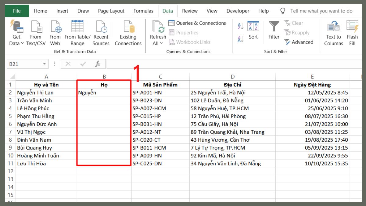 Cách tách cột trong Excel bằng Flash Fill bước 1