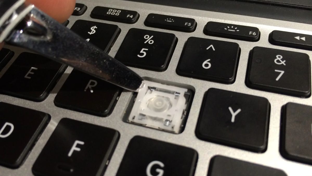 Lưu ý khi sửa lỗi bàn phím MacBook bị kẹt