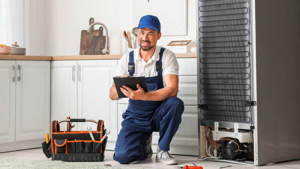 Khi nào bình ga tủ lạnh bị nóng cần gọi thợ sửa