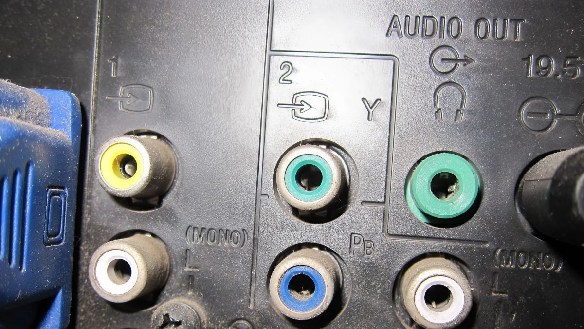 Nhận biết và sử dụng các cổng kết nối trên tivi Sony