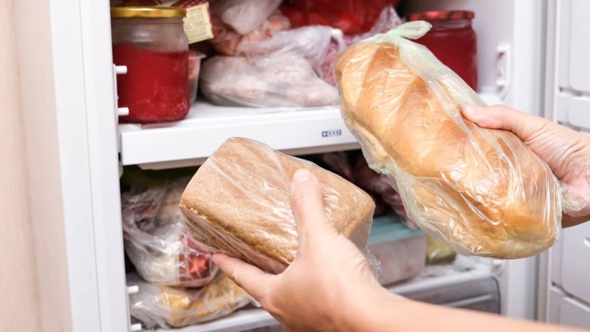 Tìm hiểu cách bảo quản bánh mì trong tủ lạnh đúng cách