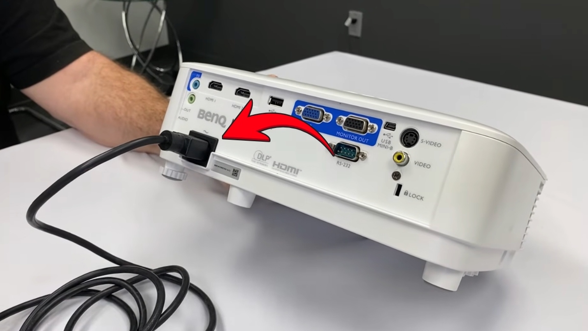 Các bước chỉnh máy chiếu cơ bản bước 1