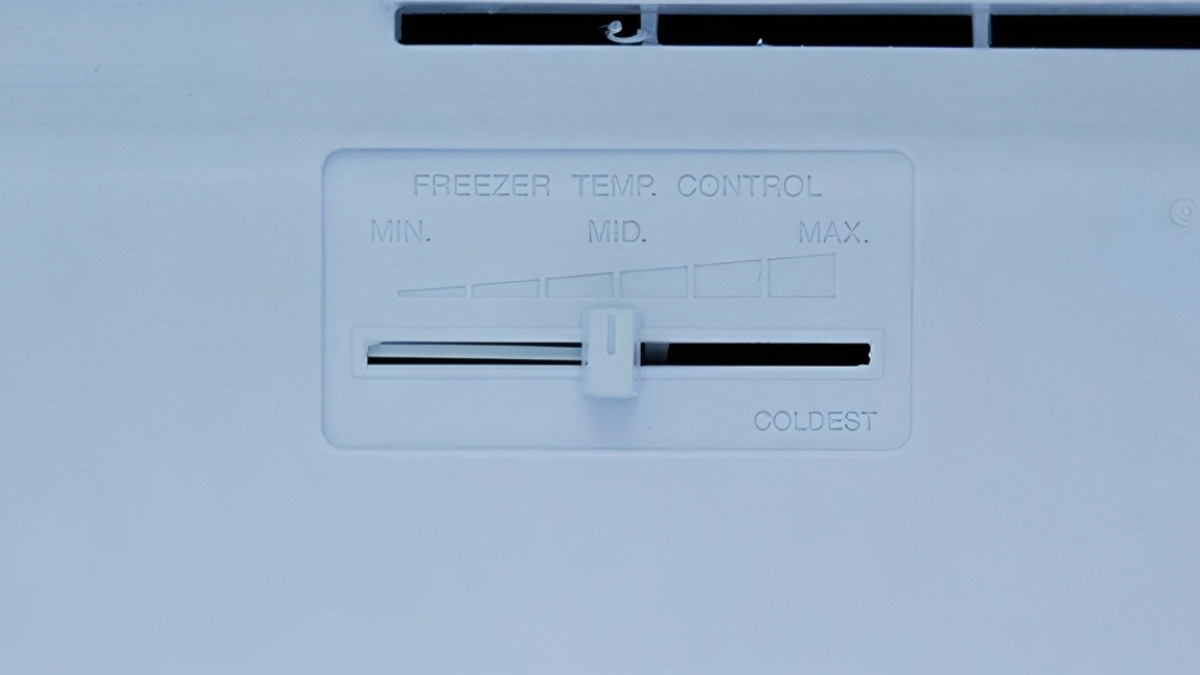 Nút điều chỉnh nhiệt độ Freezer Temp Control