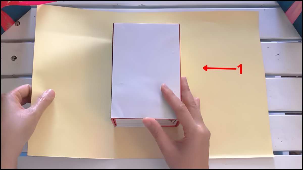 Cách gói quà 8/3 hình chữ nhật cổ điển 