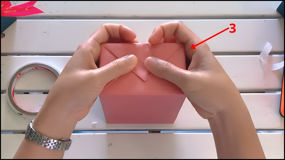 Cách gói quà 8/3 hình chữ nhật cổ điển 